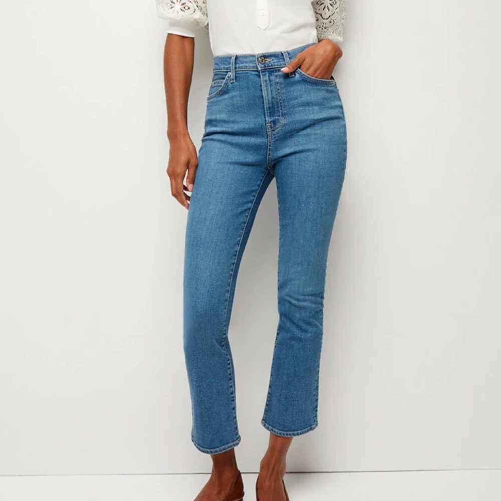 Veronica Beard Carly High Rise Kick Flare in bright lakeshore. NWOT
